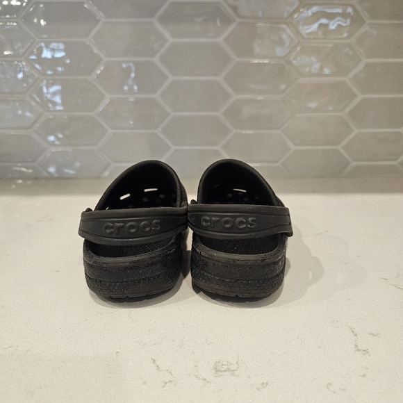 Crocs Kids classic black glitter clog - size 11 - Picture 4 of 6